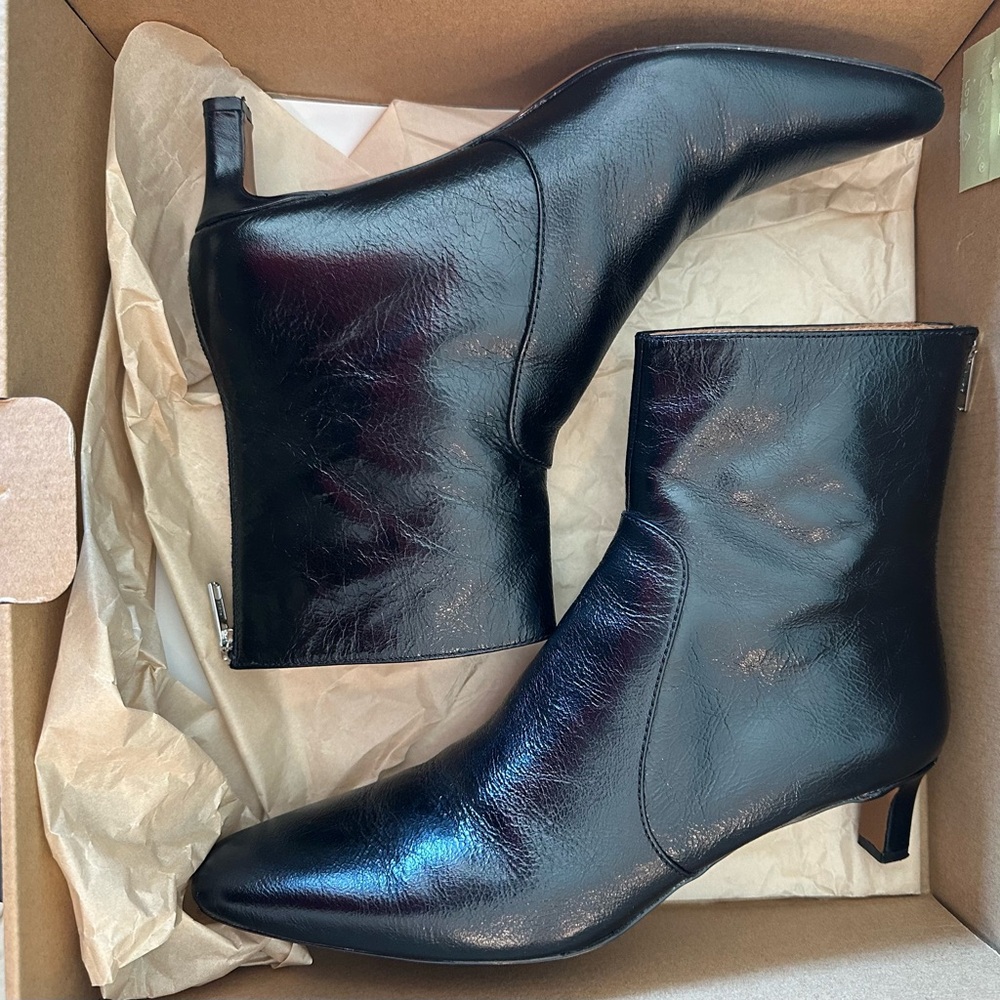 The Dimes Kitten-Heeled Boot. Madewell Sleek Black Ankle Booties